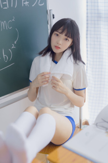 女裙底部从下往上看图片